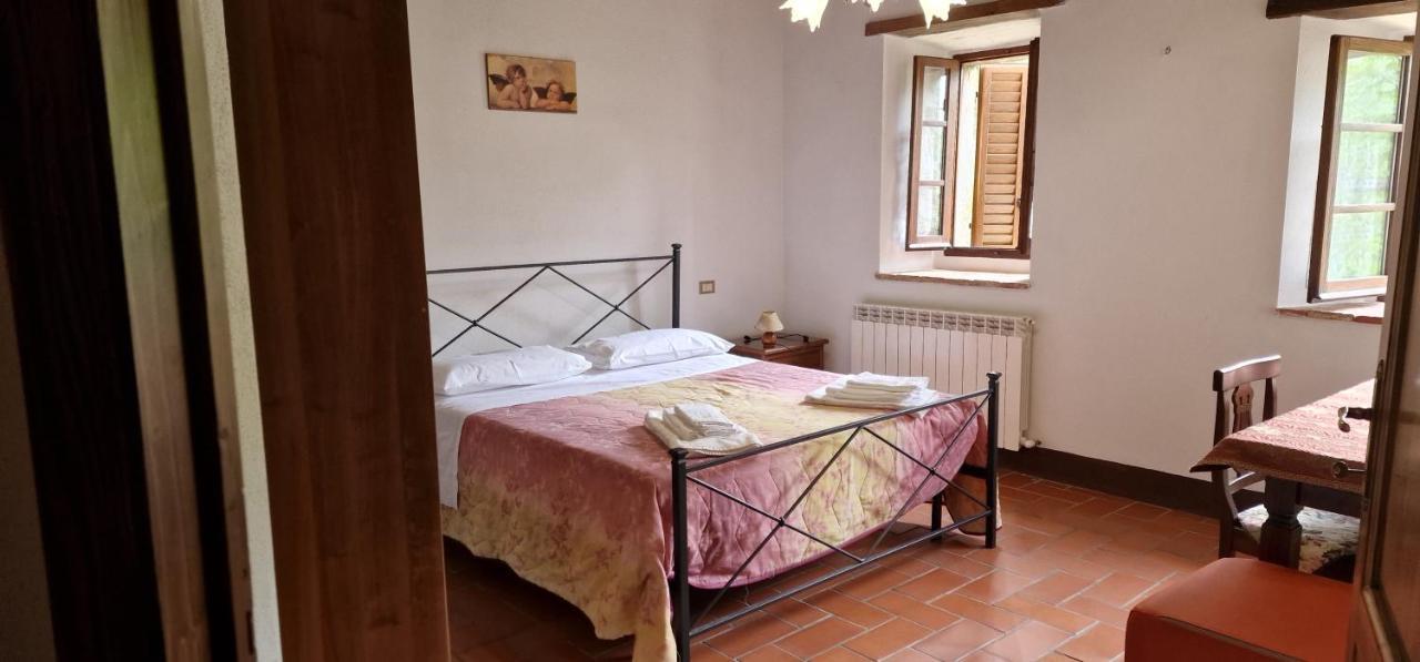 A Stay Surrounded By Greenery - Agriturismo La Piaggia - App 2 Bathrooms Vivo dʼOrcia Eksteriør billede